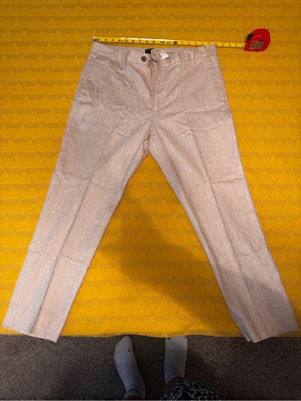 Banana Republic Men's Tailored Fit 35x30 Linen Cotton Pants in Light Tan